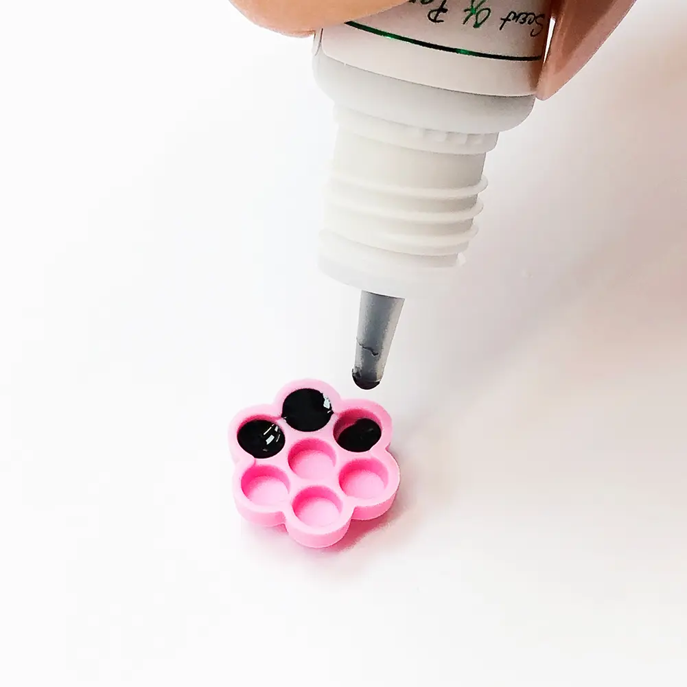 fiore con colla.webp